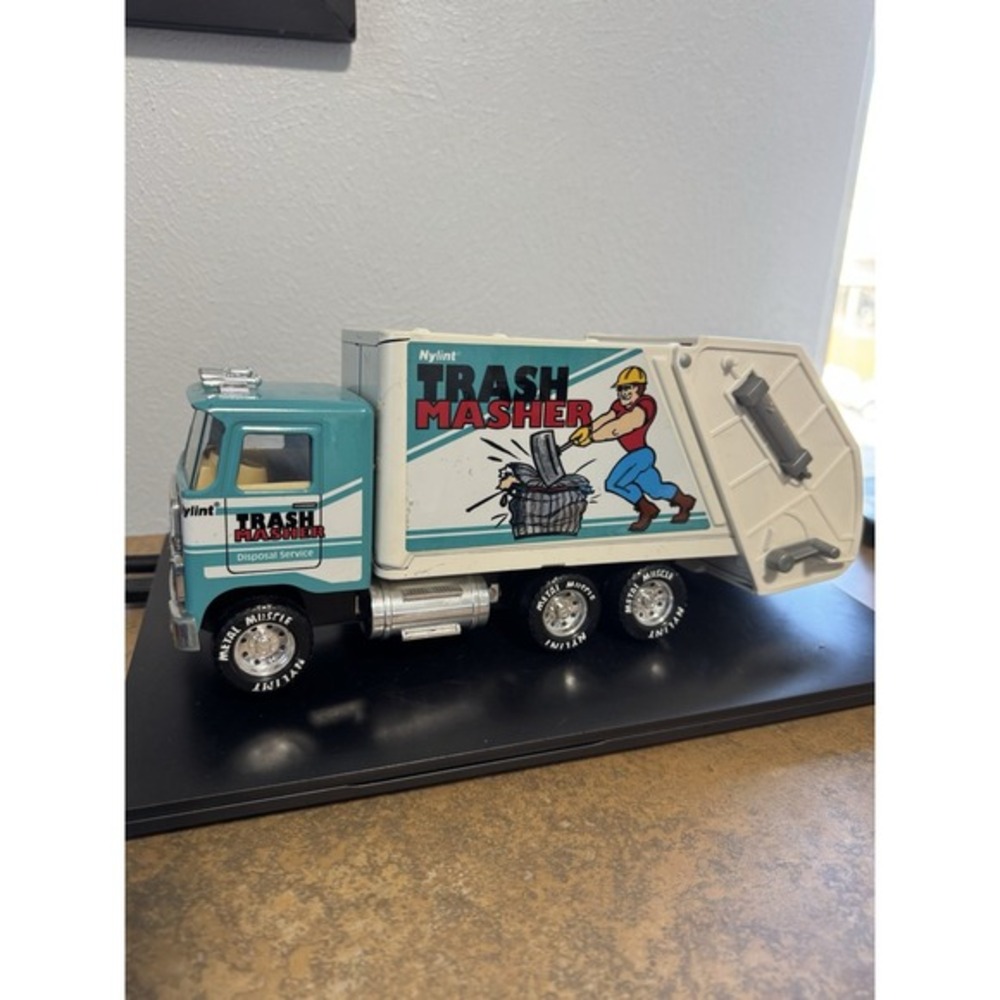 Nylint‎ Truck 1988 Trash Masher As Is